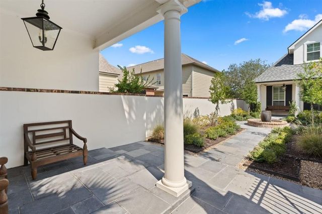 801 St Anthony Street E, Lake Charles, LA 70601