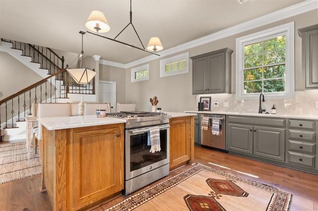 801 St Anthony Street E, Lake Charles, LA 70601