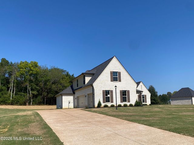226 Cedar Crest Cove, Byhalia, MS 38611