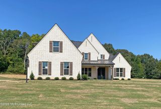 226 Cedar Crest Cove, Byhalia, MS 38611