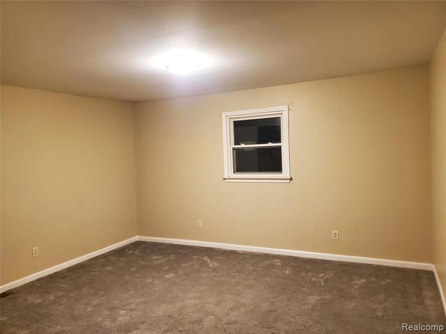 1110 Myrtle Avenue, Waterford, MI 48328