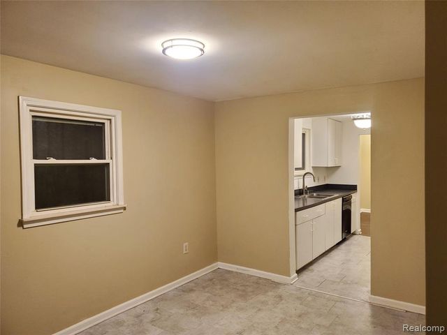 1110 Myrtle Avenue, Waterford, MI 48328