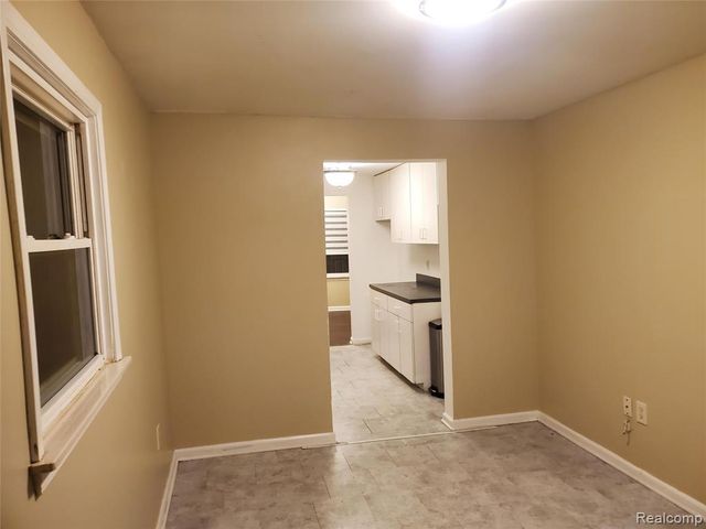 1110 Myrtle Avenue, Waterford, MI 48328