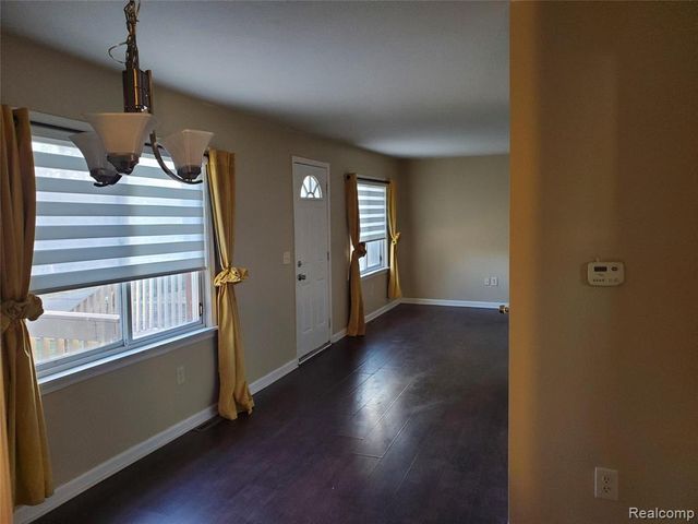 1110 Myrtle Avenue, Waterford, MI 48328