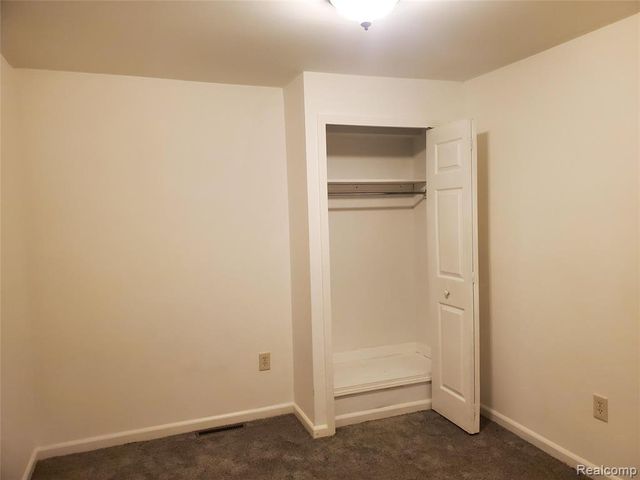 1110 Myrtle Avenue, Waterford, MI 48328