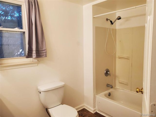 1110 Myrtle Avenue, Waterford, MI 48328