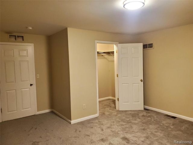 1110 Myrtle Avenue, Waterford, MI 48328