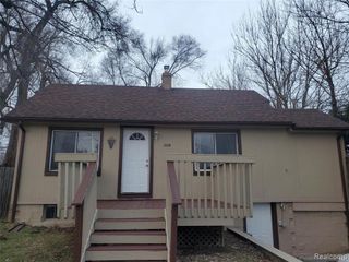 1110 Myrtle Avenue, Waterford, MI 48328