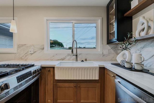 5524 Norwich St, San Diego, CA 92117