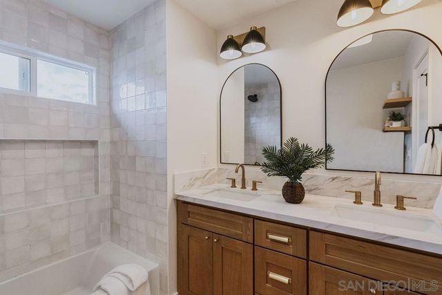 5524 Norwich St, San Diego, CA 92117
