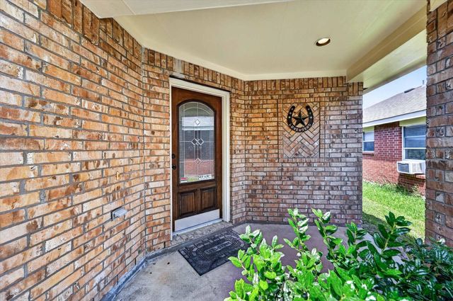 8845 Valley River Drive, Fort Worth, TX 76244