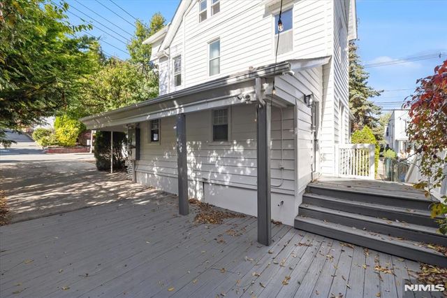 46 Garden Place, Edgewater, NJ 07020