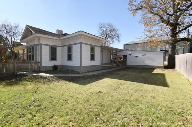 269 E Holley Street, Alba, TX 75410