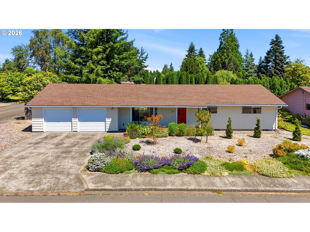 Image 1 of property listing at 549 Nw 19TH St, Mc Minnville, OR 97128