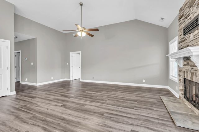 1132 Christian James Dr, Clarksville, TN 37043