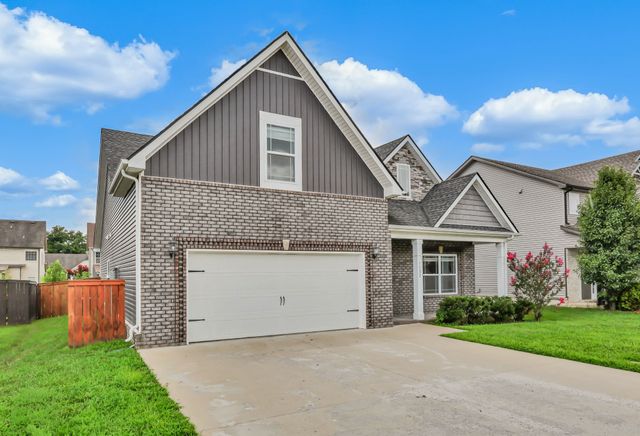 1132 Christian James Dr, Clarksville, TN 37043