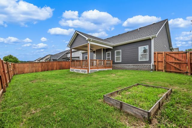 1132 Christian James Dr, Clarksville, TN 37043