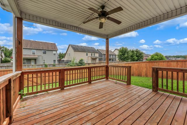 1132 Christian James Dr, Clarksville, TN 37043
