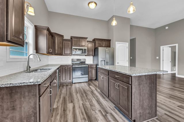 1132 Christian James Dr, Clarksville, TN 37043