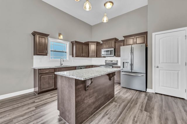 1132 Christian James Dr, Clarksville, TN 37043