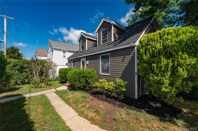 75 W Pulaski Road, Huntington Station, NY 11746