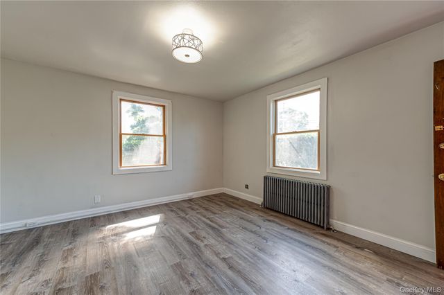 75 W Pulaski Road, Huntington Station, NY 11746