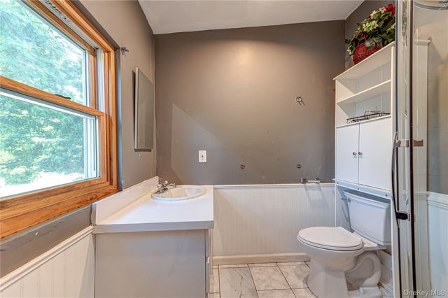 75 W Pulaski Road, Huntington Station, NY 11746