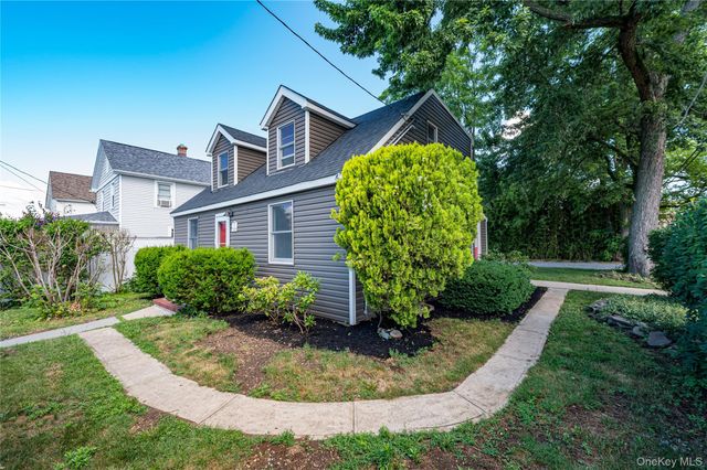 75 W Pulaski Road, Huntington Station, NY 11746