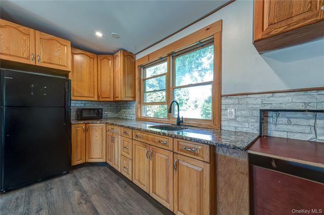 75 W Pulaski Road, Huntington Station, NY 11746