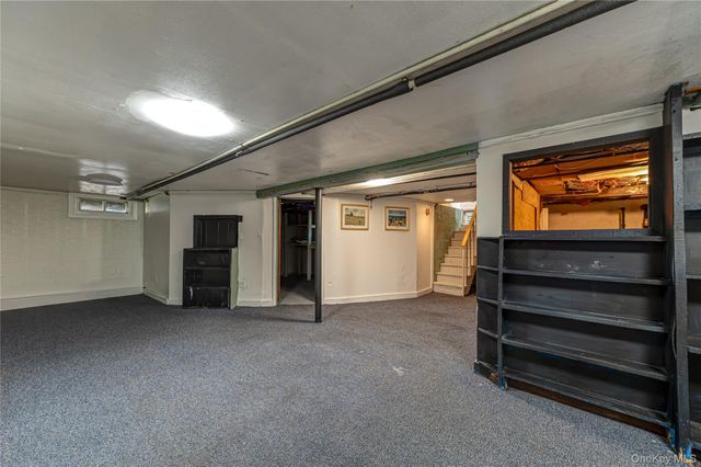 75 W Pulaski Road, Huntington Station, NY 11746