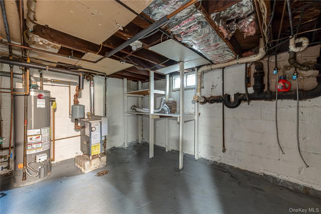 75 W Pulaski Road, Huntington Station, NY 11746