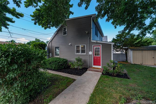 75 W Pulaski Road, Huntington Station, NY 11746