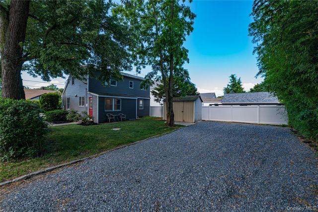 75 W Pulaski Road, Huntington Station, NY 11746