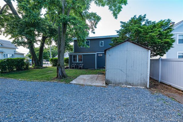 75 W Pulaski Road, Huntington Station, NY 11746