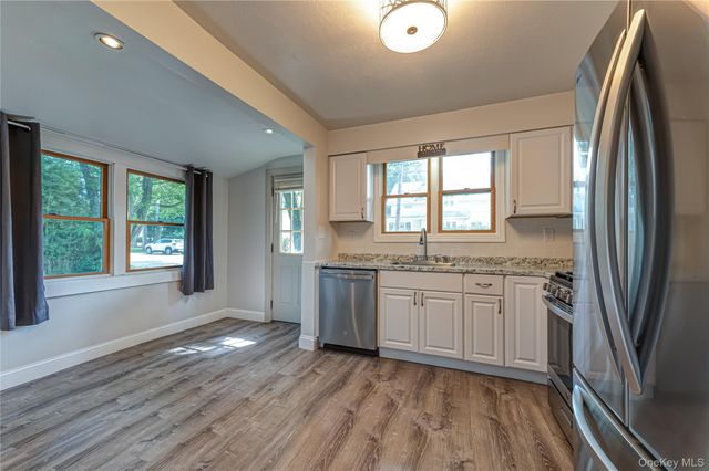 75 W Pulaski Road, Huntington Station, NY 11746