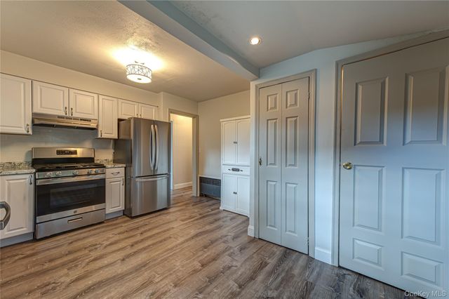 75 W Pulaski Road, Huntington Station, NY 11746