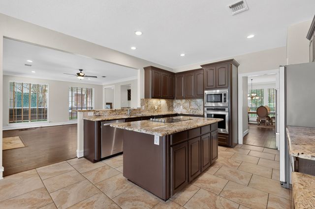204 Country Club Drive, Heath, TX 75032
