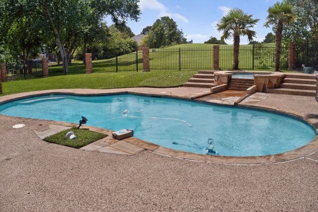204 Country Club Drive, Heath, TX 75032