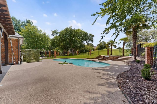 204 Country Club Drive, Heath, TX 75032