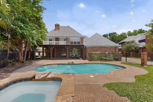 204 Country Club Drive, Heath, TX 75032