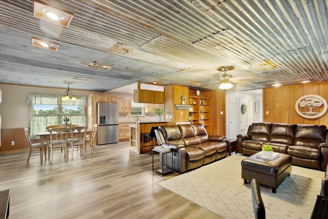 258 County Road 14665, Paris, TX 75462
