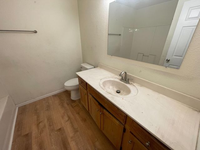 1330 FRIDERIKI, Columbia, MO 65202