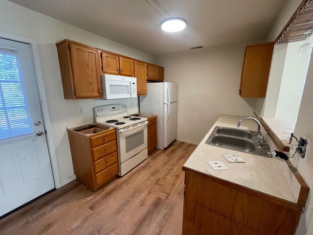 1330 FRIDERIKI, Columbia, MO 65202