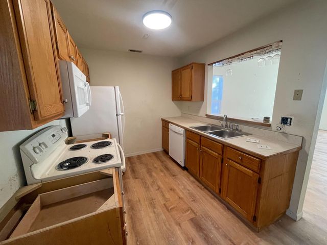 1330 FRIDERIKI, Columbia, MO 65202