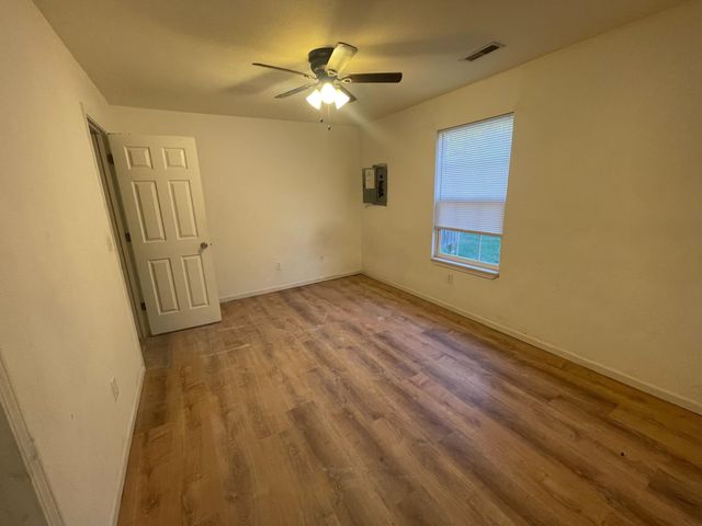 1330 FRIDERIKI, Columbia, MO 65202