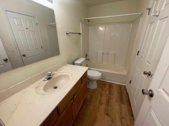 1330 FRIDERIKI, Columbia, MO 65202