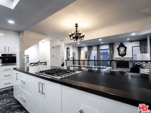 9321 Burton Way A, Beverly Hills, CA 90210