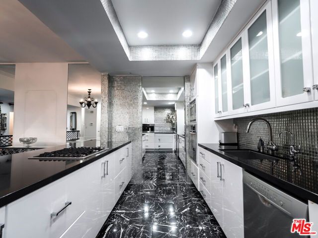 9321 Burton Way A, Beverly Hills, CA 90210