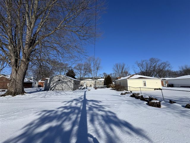 24030 Harvard Shore Drive, Saint Clair Shores, MI 48082