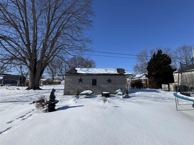 24030 Harvard Shore Drive, Saint Clair Shores, MI 48082